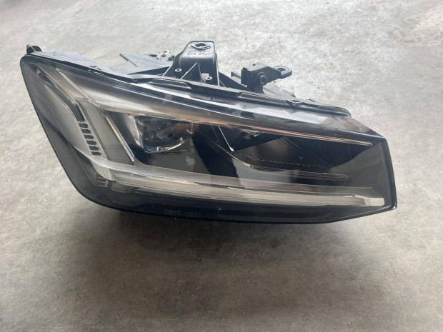 Audi Q2 jobb első Full Led fényszóró lámpa 2016- 81A941034