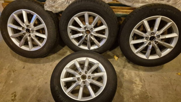 Audi Q3 gy�ri alufelni garnit�ra elad� (17")