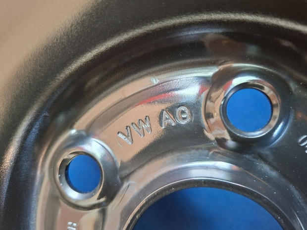 Audi Q3 j 145/85r18 vkony ptkerk mankkerk szettben is