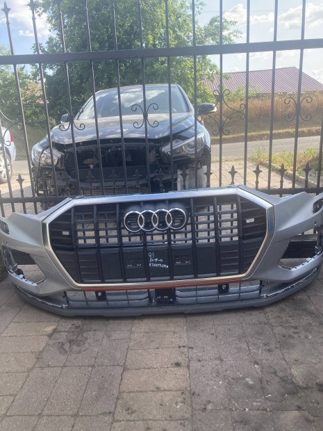 Audi Q3 vadonatúj első lökhárító+hűtőrács(83A853651A)