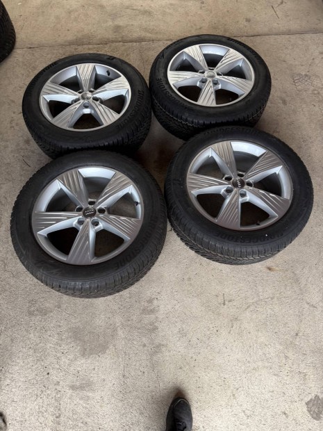 Audi Q4 Etron vadont j komplett tli szett