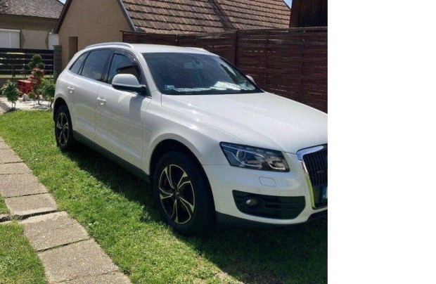 Audi Q5 2009-2017 évjárat közöttihez alkatrészek bontásból eladók