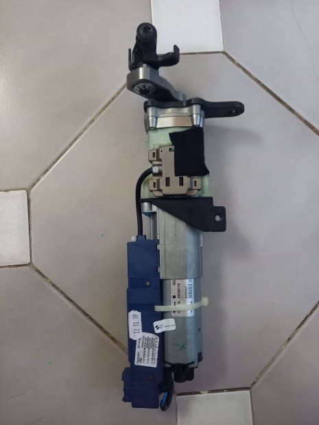 Audi Q5 I csomagtér ajtó nyitó motor 8R0827852