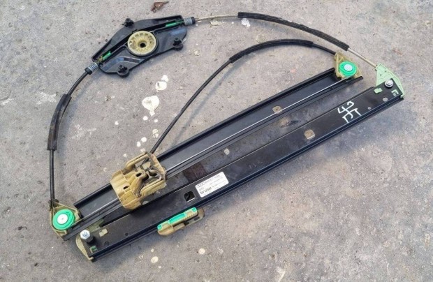 Audi Q5 Jobb els ablakemel 8R0837462K