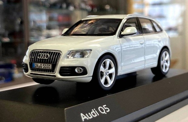 Audi Q5 TFSI 2013 1:43 1/43 Schuco