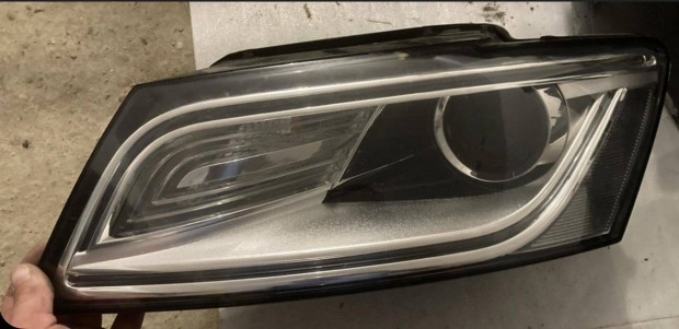 Audi Q5 bal oldali xenon fényszóró