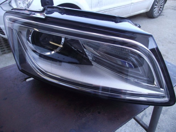 Audi Q5 jobb első Xenonfényszóró 2012-2016 8R0941032C