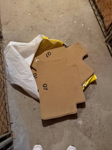 Audi Q7 4L b�zs �j sz�vetsz�nyeg egyedi elad�