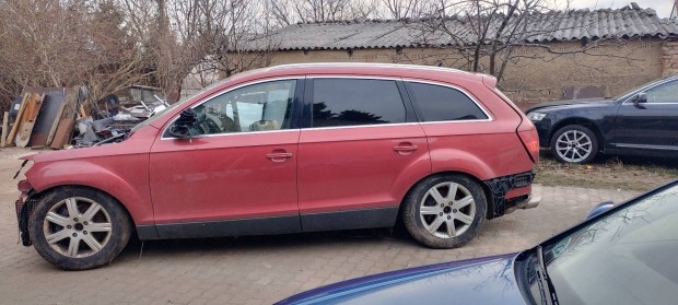 Audi Q7 4l alkatrszek.