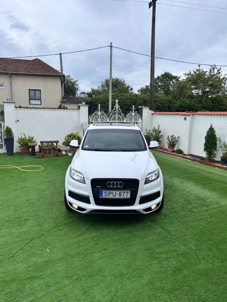 Audi Q7 Elad