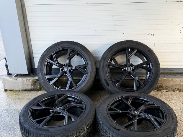 Audi Q8 felni téli gumikkal 21col