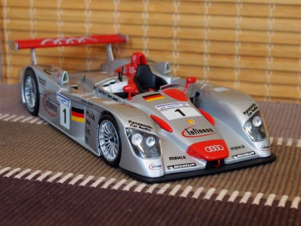 Audi R8 Le Mans (2001) modellaut 1:18