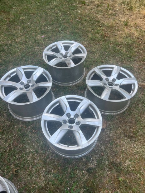 Audi R8 alufelni ganit�ra elad�!