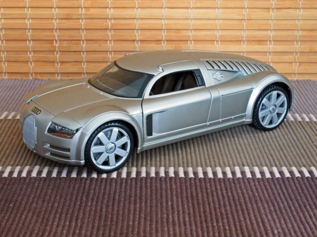 Audi Rosemeyer Concept (2000) modellaut 1:18