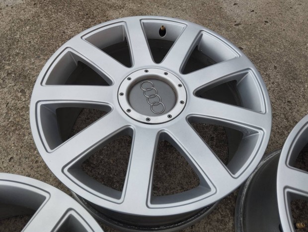 Audi S4 gyri alufelni, 8x18, 5x112, 57.1, et43