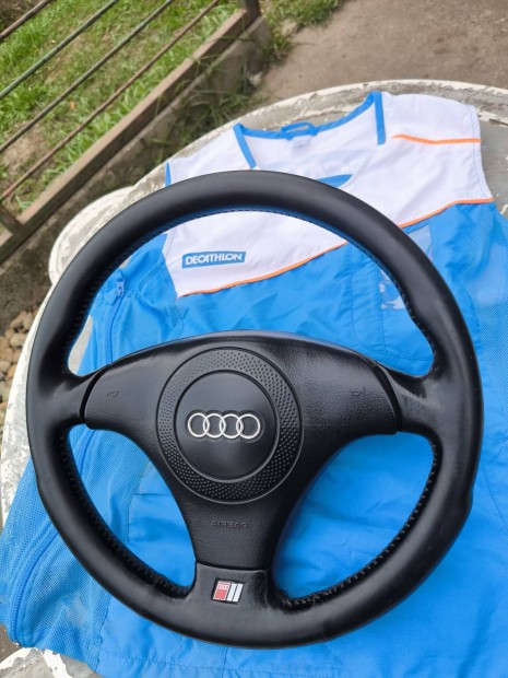 Audi S6 kormny 