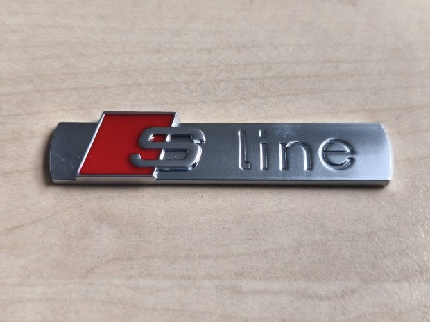 Audi S LINE log: 3 db 