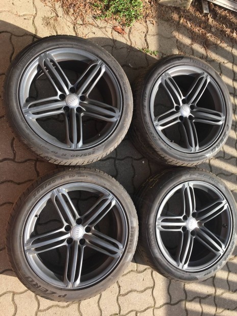 Audi Segment alufelni Pirelli Pzero