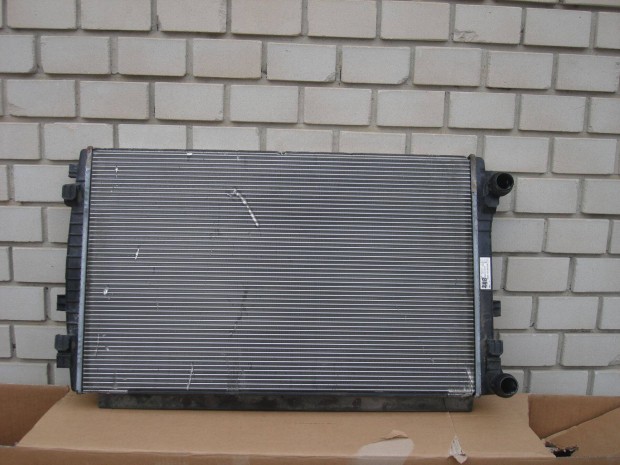 Audi Skoda Seat VW Gyári Vízhűtő 5Q0121251EM 2013-tól