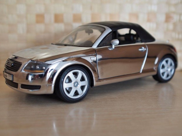 Audi TT (1998) modellaut 1:18