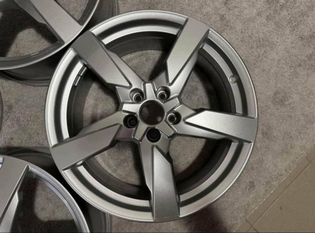 Audi TT gyári 19" alufelni garnitúra