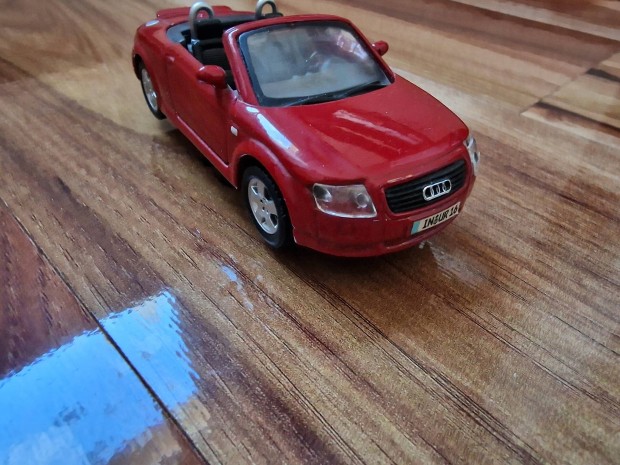 Audi TT maisto modell elad 