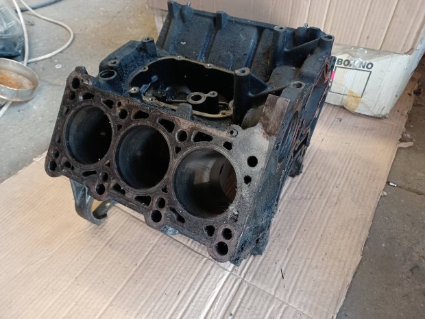 Audi V6 AFB blokk hengerfej dugatty stb