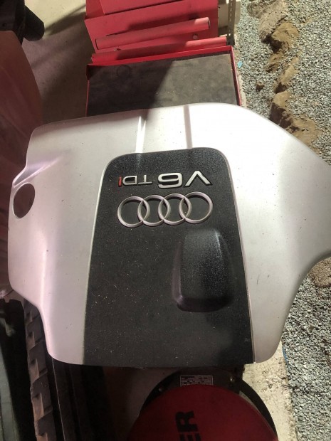 Audi V6 motor burkolat