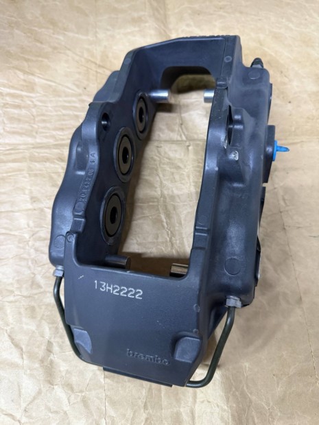 Audi-Vw Brembo féknyereg 6 dugyttyú 7l6615124t