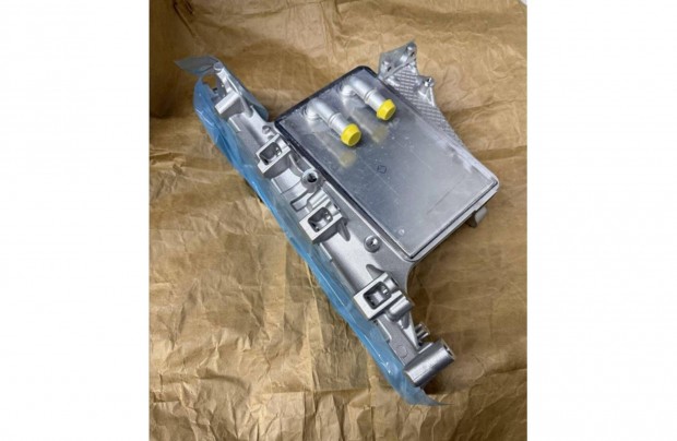 Audi-Vw-Skoda 1.6/2.0 sz�v�sor intercooler 04L129711AB