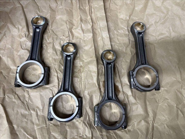 Audi-Vw-Skoda 2.0TDI hajt�kar 04L105401A