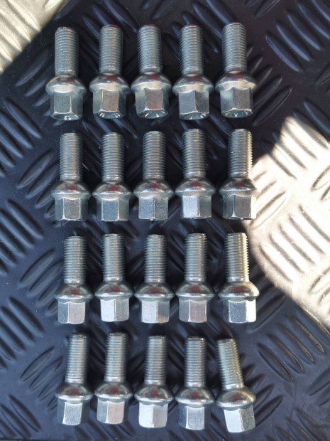 Audi Vw ker�kcsavar szett M14x1.5 28mm Radius