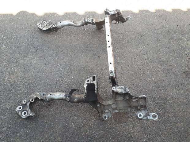 Audi A4 B8 1.8 Tfsi első bölcső 8T0399315H