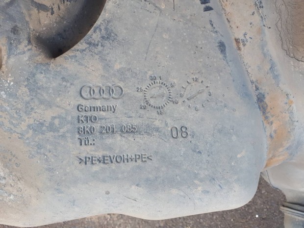 Audi A4 B8 kombi 1.8 Tfsi üzemanyagtank 8K0201085