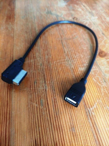 Audi, Skoda, Seat, VW, Merci stb AMI USB Adapter média in csatlakozóba
