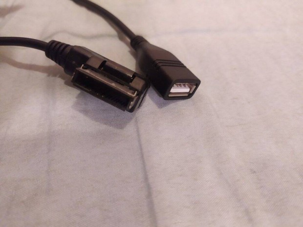 Audi, Skoda, Seat, VW, Merci stb AMI USB Adapter média in csatlakozóba