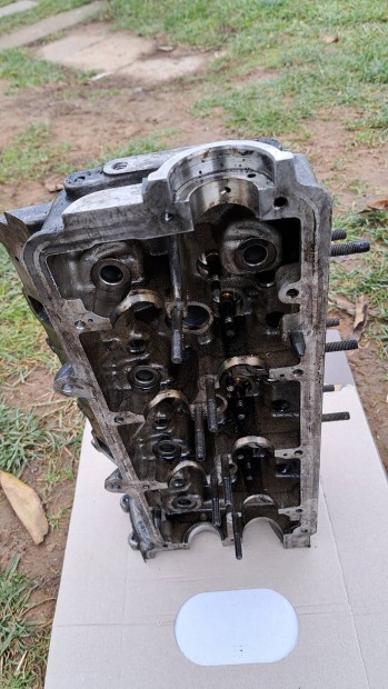 Audi, Vw 3.0V6 dízel hengerfej eladó Jobb és bal oldali