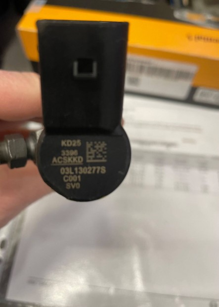 Audi, vw 1.6 crdti injektor 03L130277