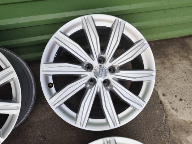 Audi a4 B8 b9 a6 4g 4k Q5 gyri alufelni 5x112 19"