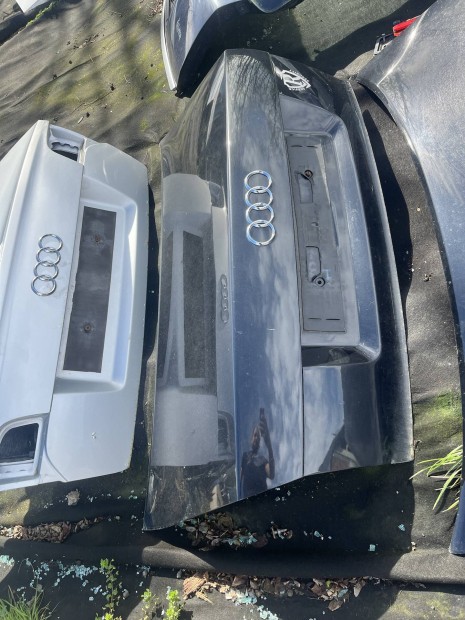 Audi a4 b6 csomagtrajt