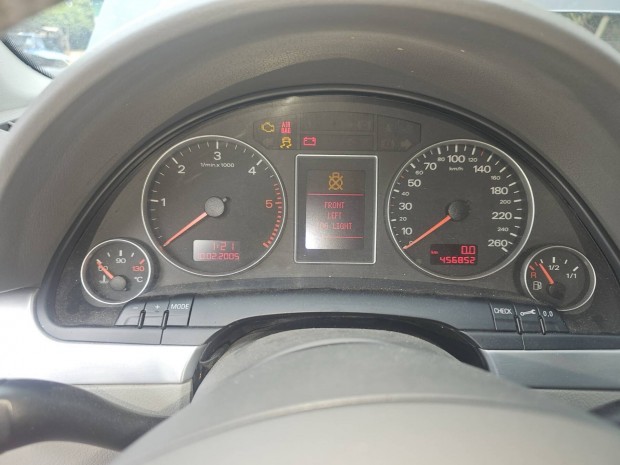 Audi a4 b7 1.9 pdtdi kilométer km óra Müszercsoport 10000