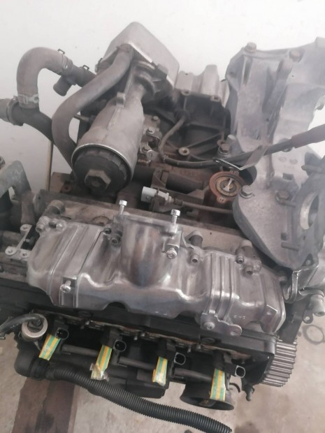 Audi a4 b8 2000 cr tdi cag motor blokk 