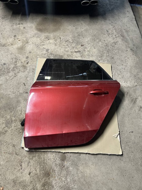 Audi a4 b8 bontott ajt�k