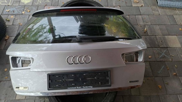 Audi a6 4g csomagtrajt,ajt,kszbborts