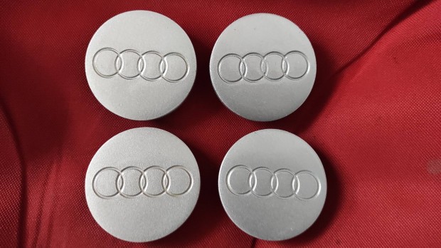 Audi alufelni k�z�p kupak 