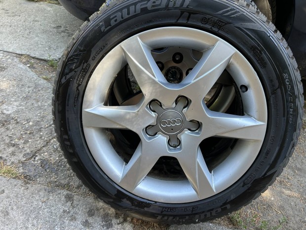 Audi alufelni nyári gumi