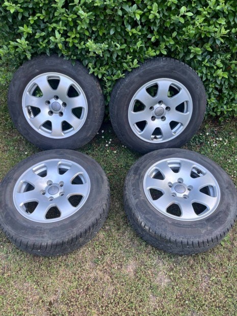 Audi alufelni téligumival szerelve eladó!