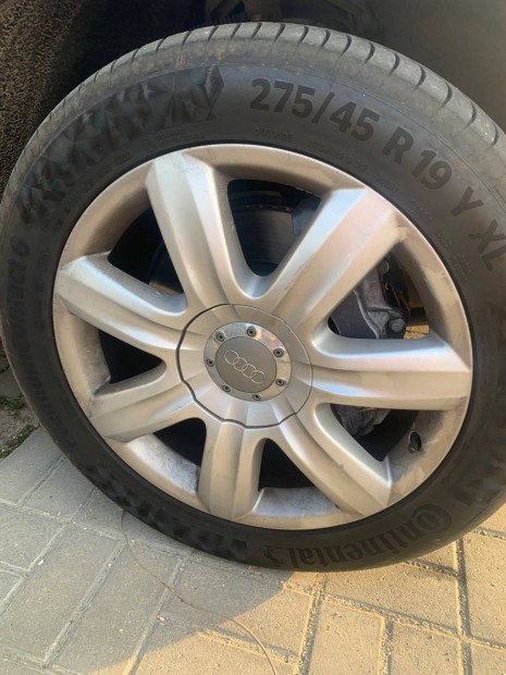 Audi felni 19 5x130 osztókör 8J széles Et 56,continental nyári gumik