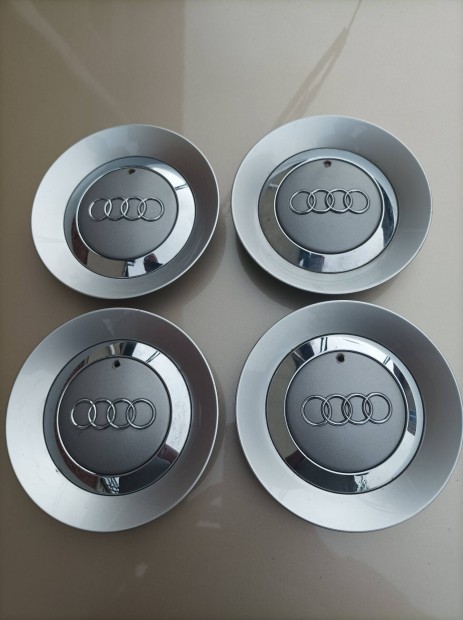Audi felni kzp porvd kupak, 4 db elad 