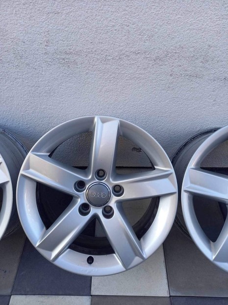 Audi gyri 16 colos felni A3 A4 A6 Q2 Q3